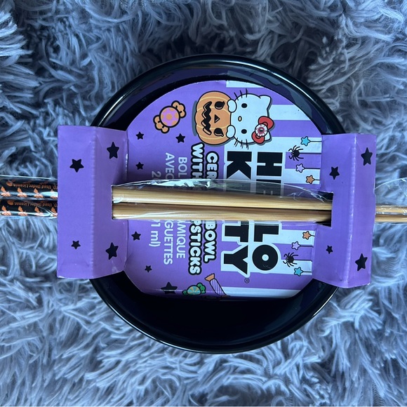 Hello Kitty Halloween Ramen Bowl w/ Chopsticks - Picture 2 of 2